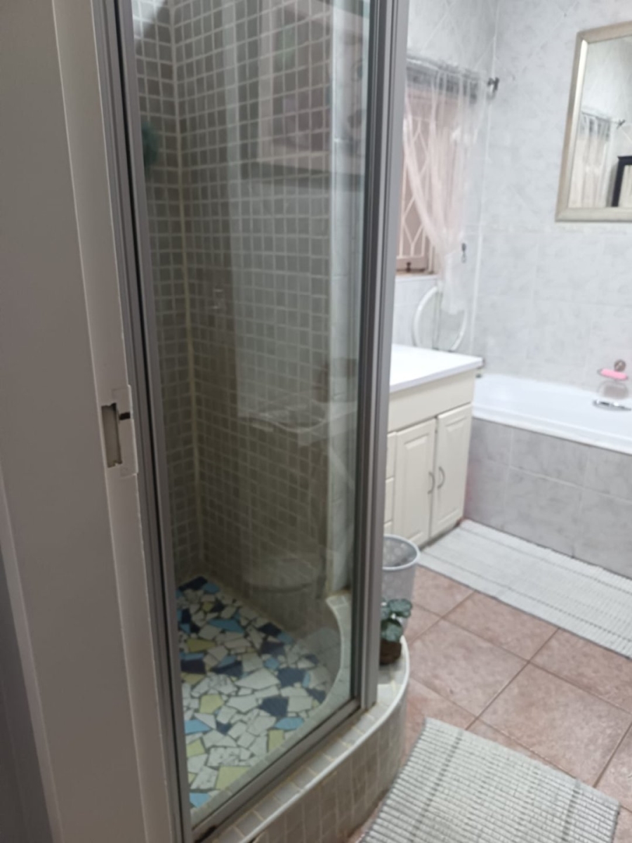 3 Bedroom Property for Sale in Verwoerdpark Northern Cape